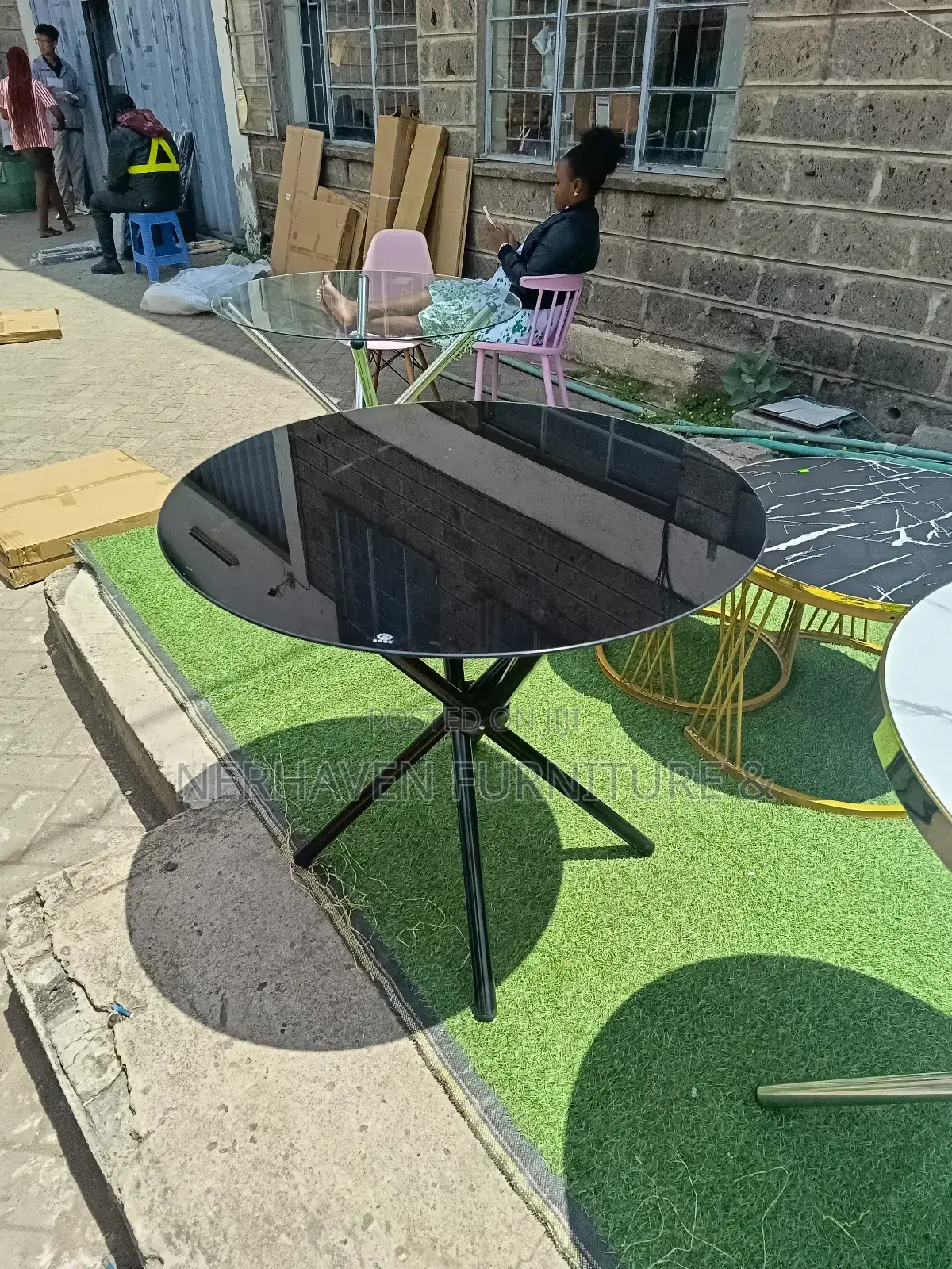 Black Round Dining Set -- Beauty
