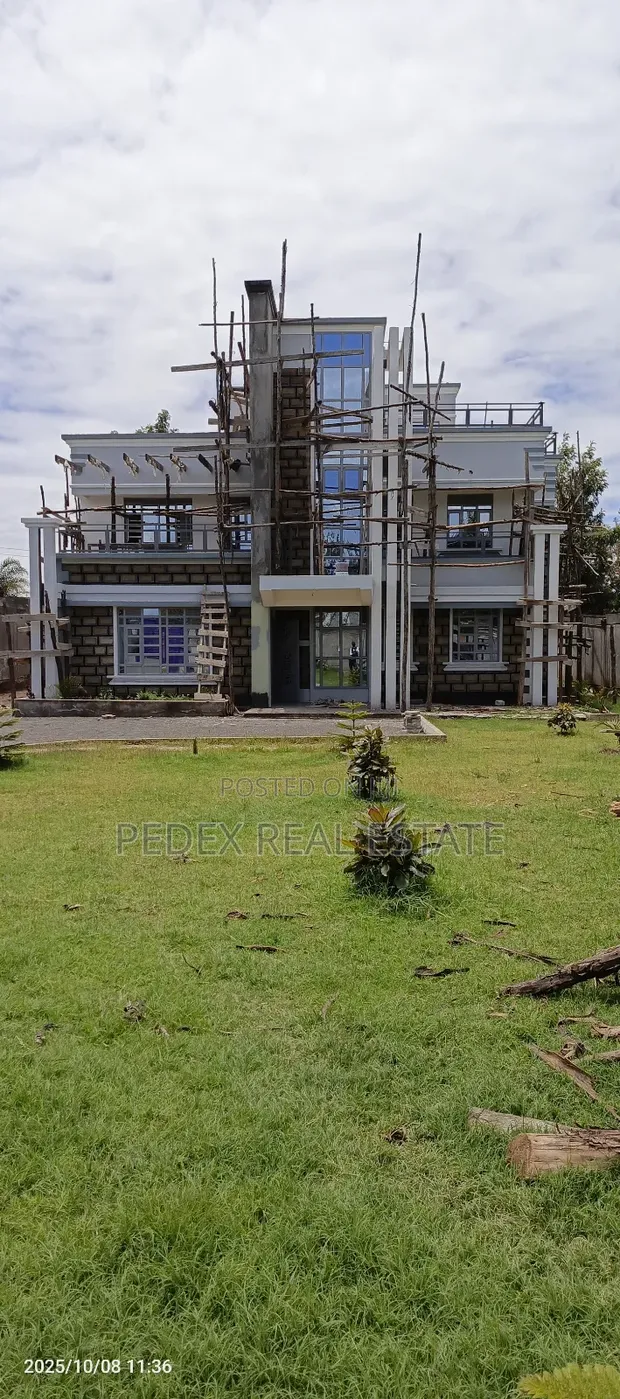 5bdrm Mansion in Greenstead, Barnabas for sale