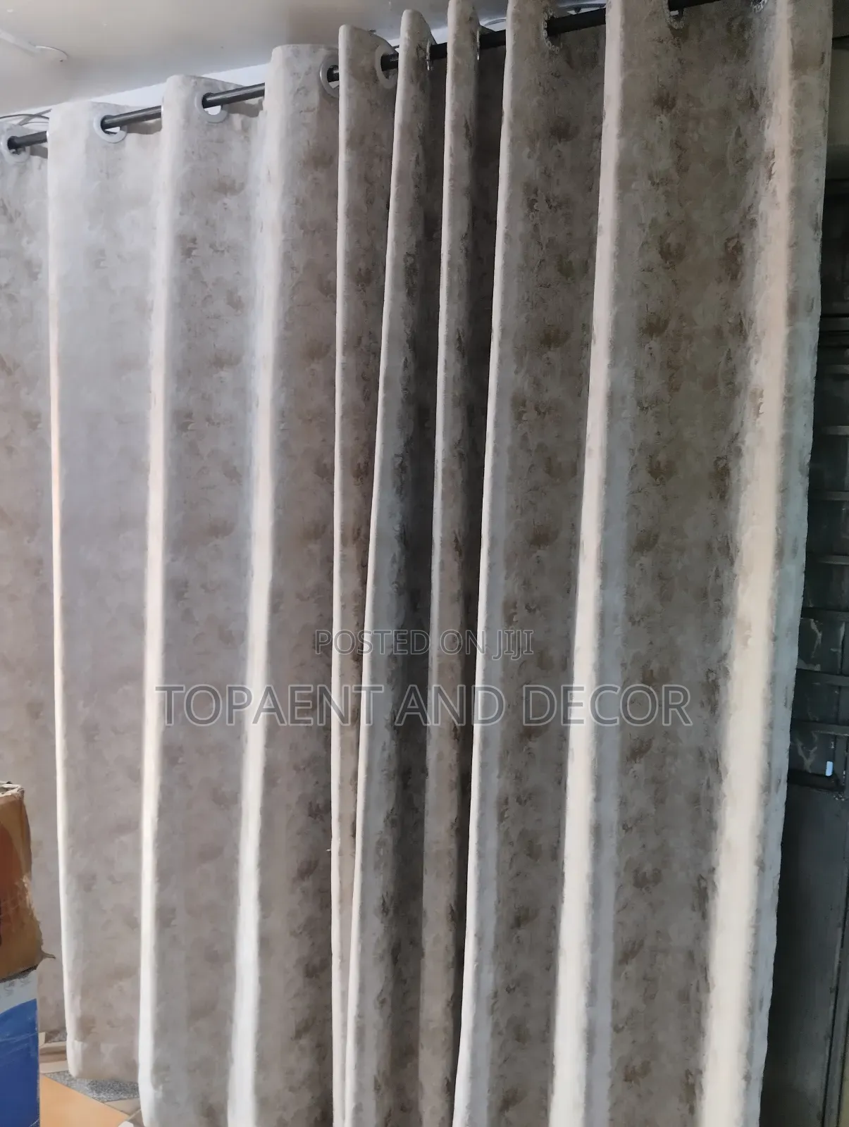 Fade Resistant Curtains With Strong Stitching
