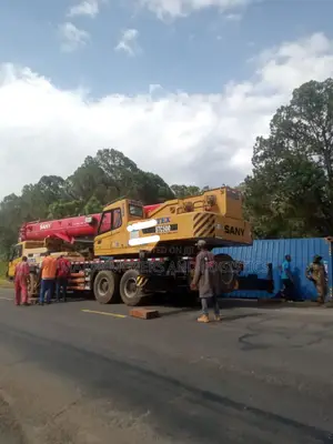 Trailer Cranes for Hoisting and Logistics Are at Hand