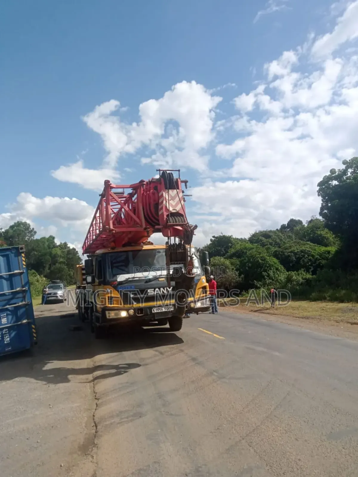 Trailer Cranes for Hoisting and Logistics Are at Hand