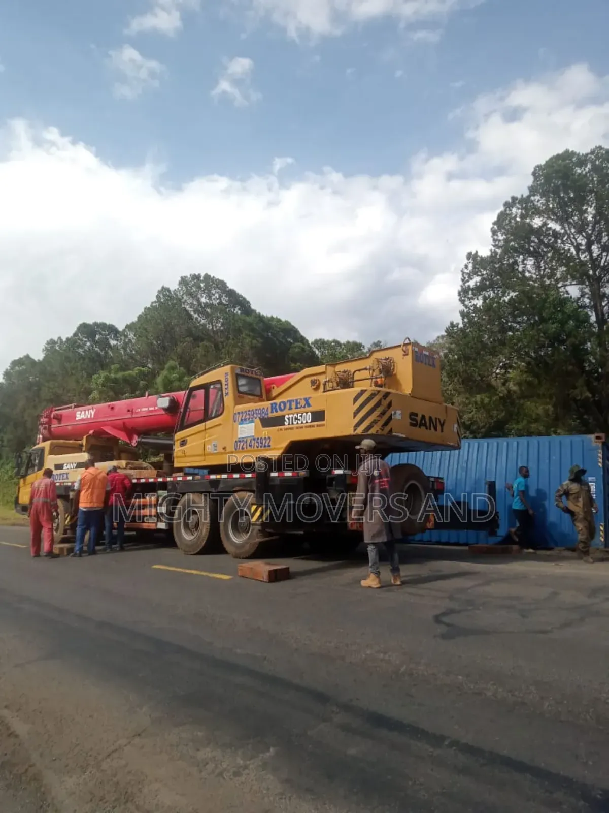 Trailer Cranes for Hoisting and Logistics Are at Hand
