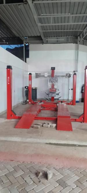 Wheel Alignment Machine Set With Four Post Carlift Machine. - main view