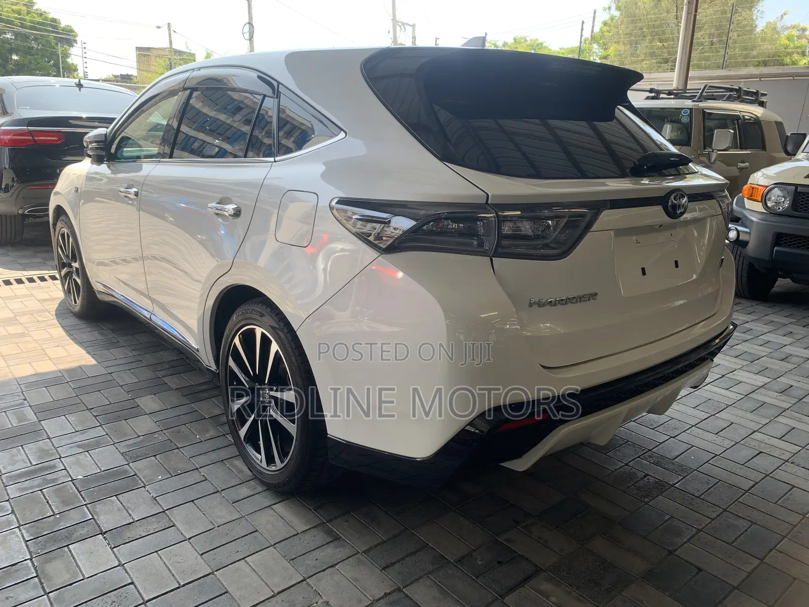 Toyota Harrier 2.0 Turbo 4WD 2018 White