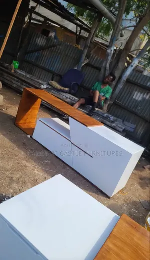 Overlay Tv Stand