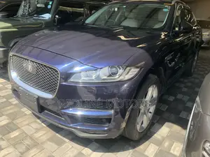 Jaguar F-Pace 2017 Blue