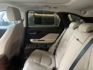 Jaguar F-Pace 2017 Blue