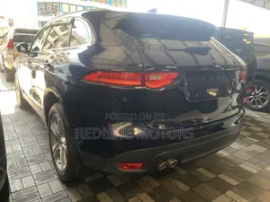 Jaguar F-Pace 2017 Blue