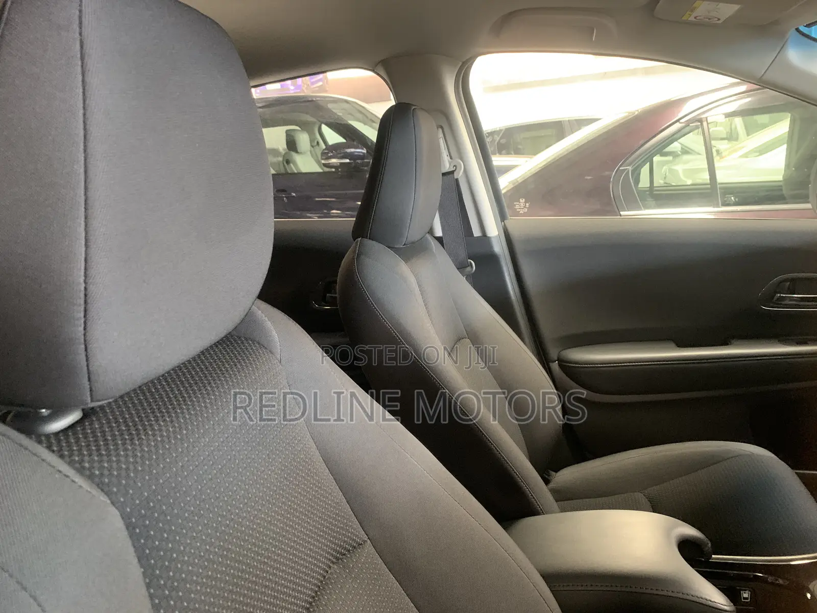 Honda Vezel 1.5 Hybrid 4WD 2018 Silver