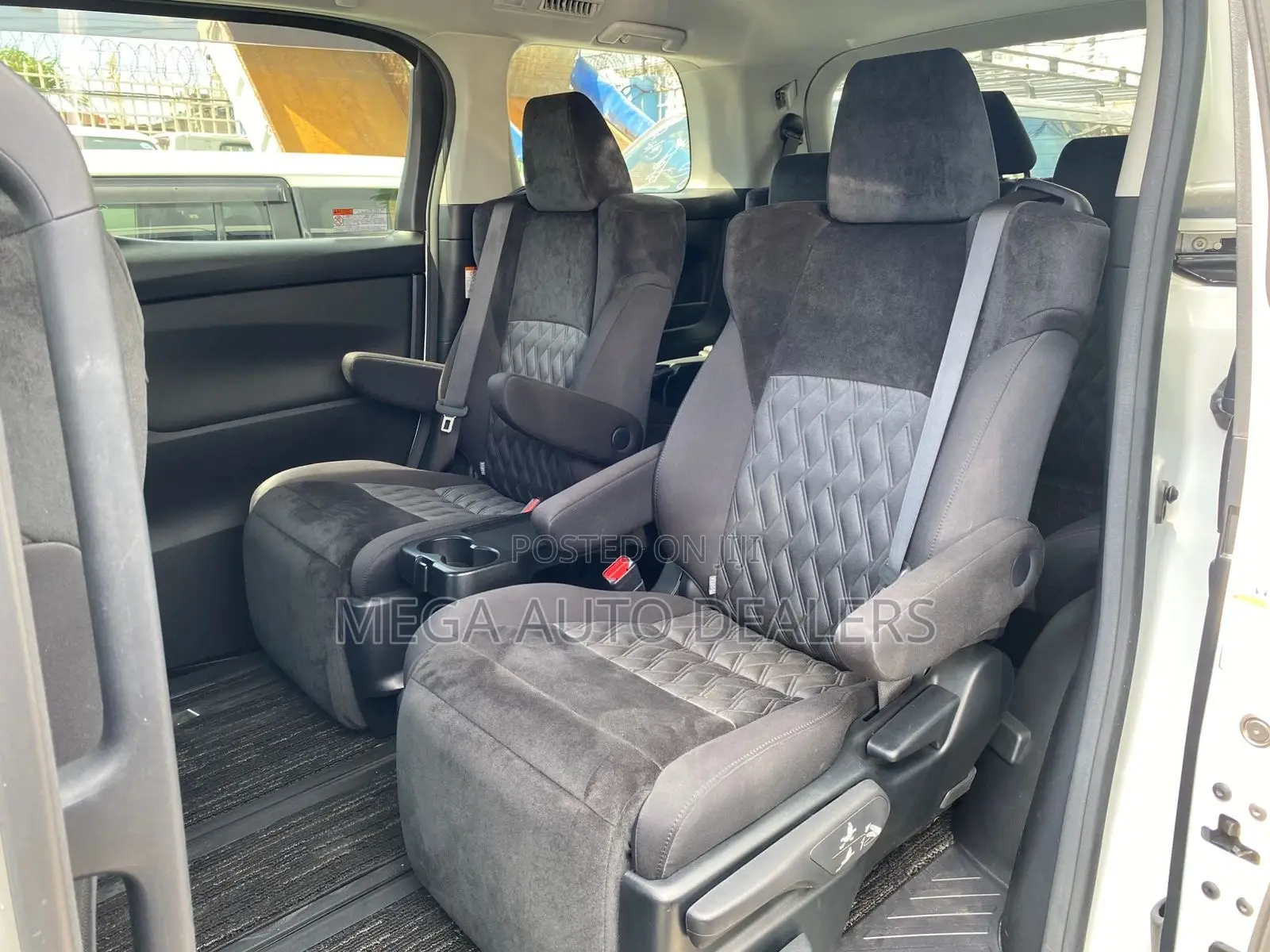 Toyota Vellfire 2018 White