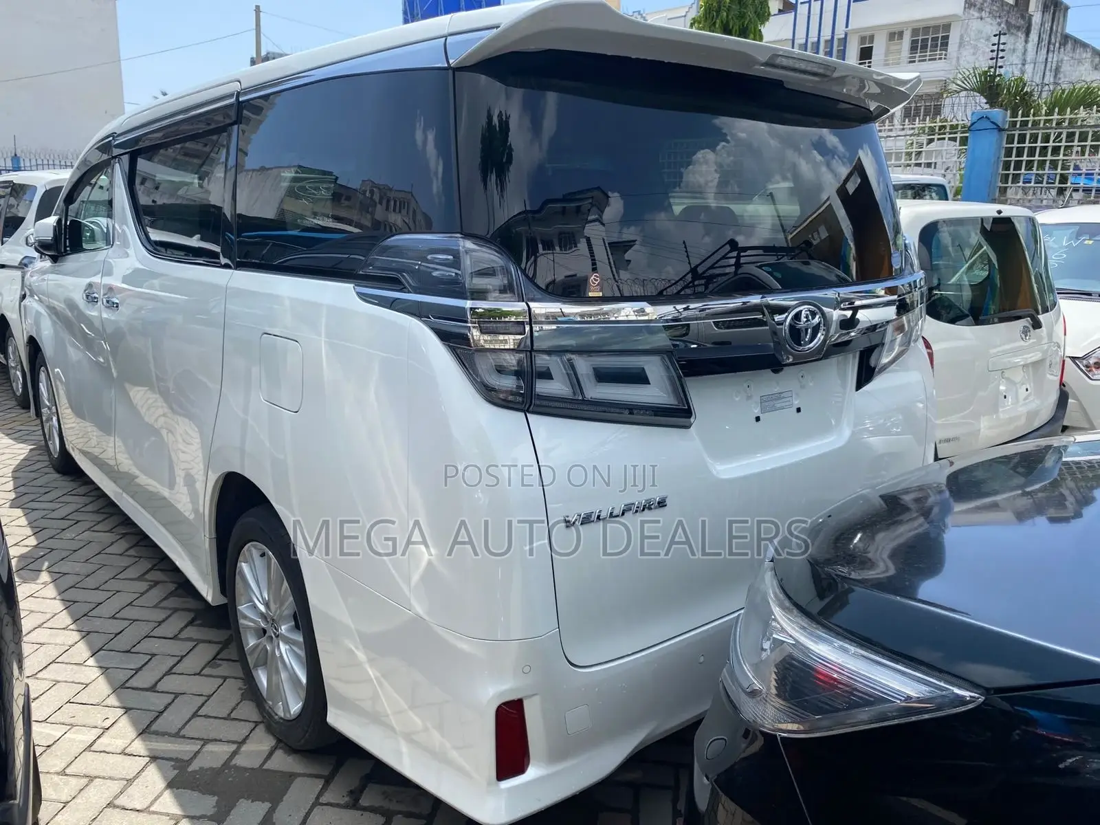 Toyota Vellfire 2018 White