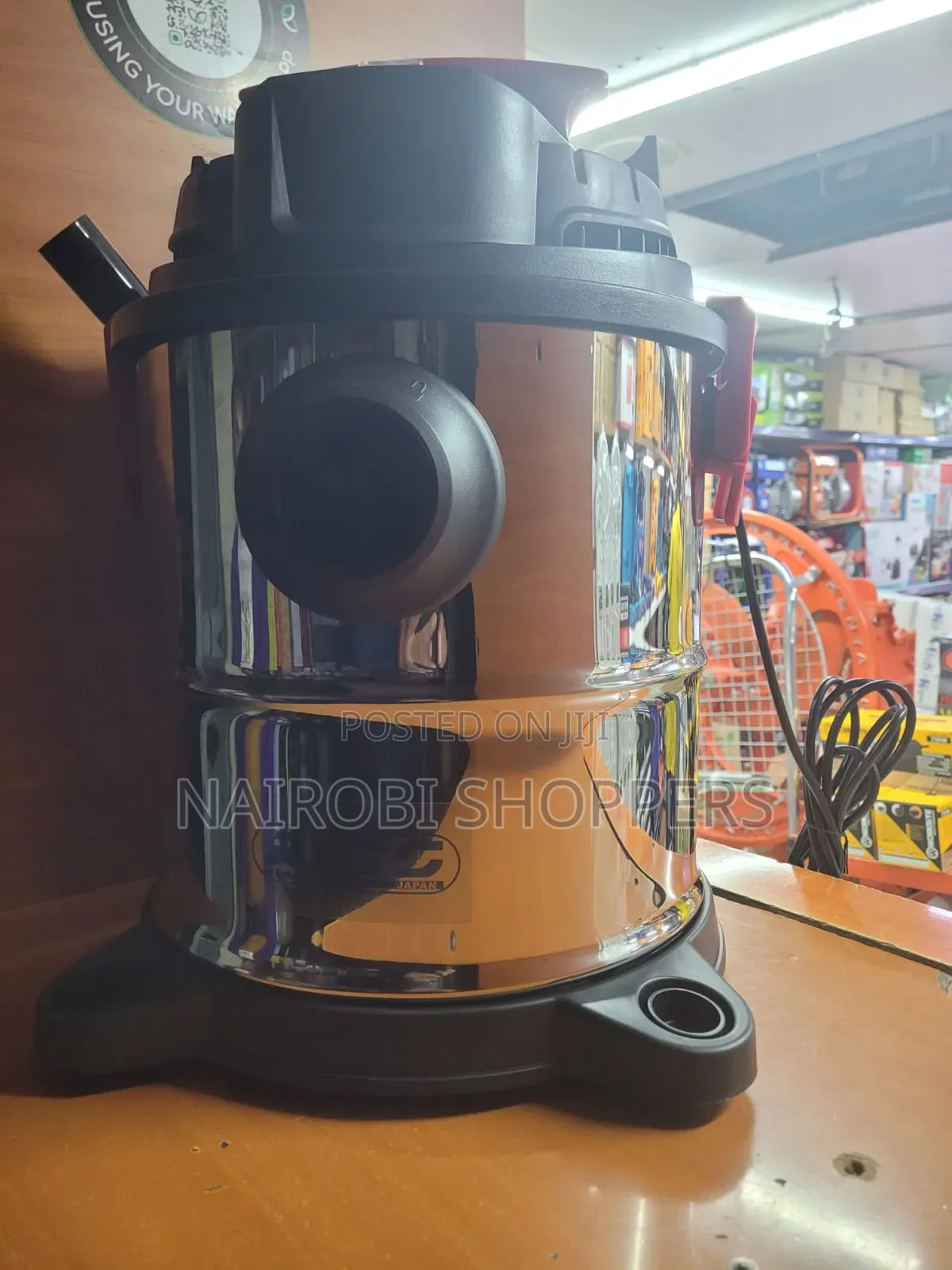Vacuum Cleaner Wet and Dry 220 - 240 V