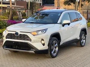 Toyota RAV4 Hybrid 2019 White