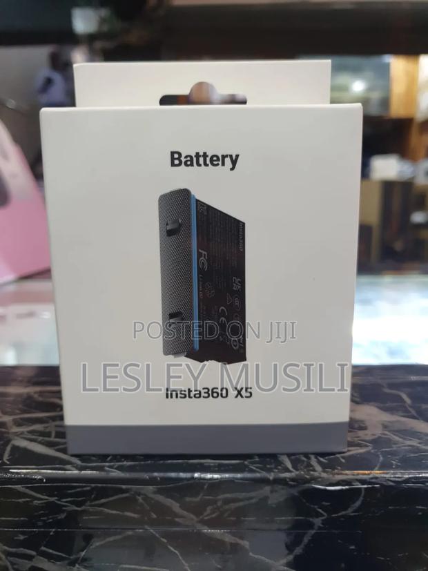 The Insta360 X5 Battery Is a 2400mah Lithium-Ion Battery