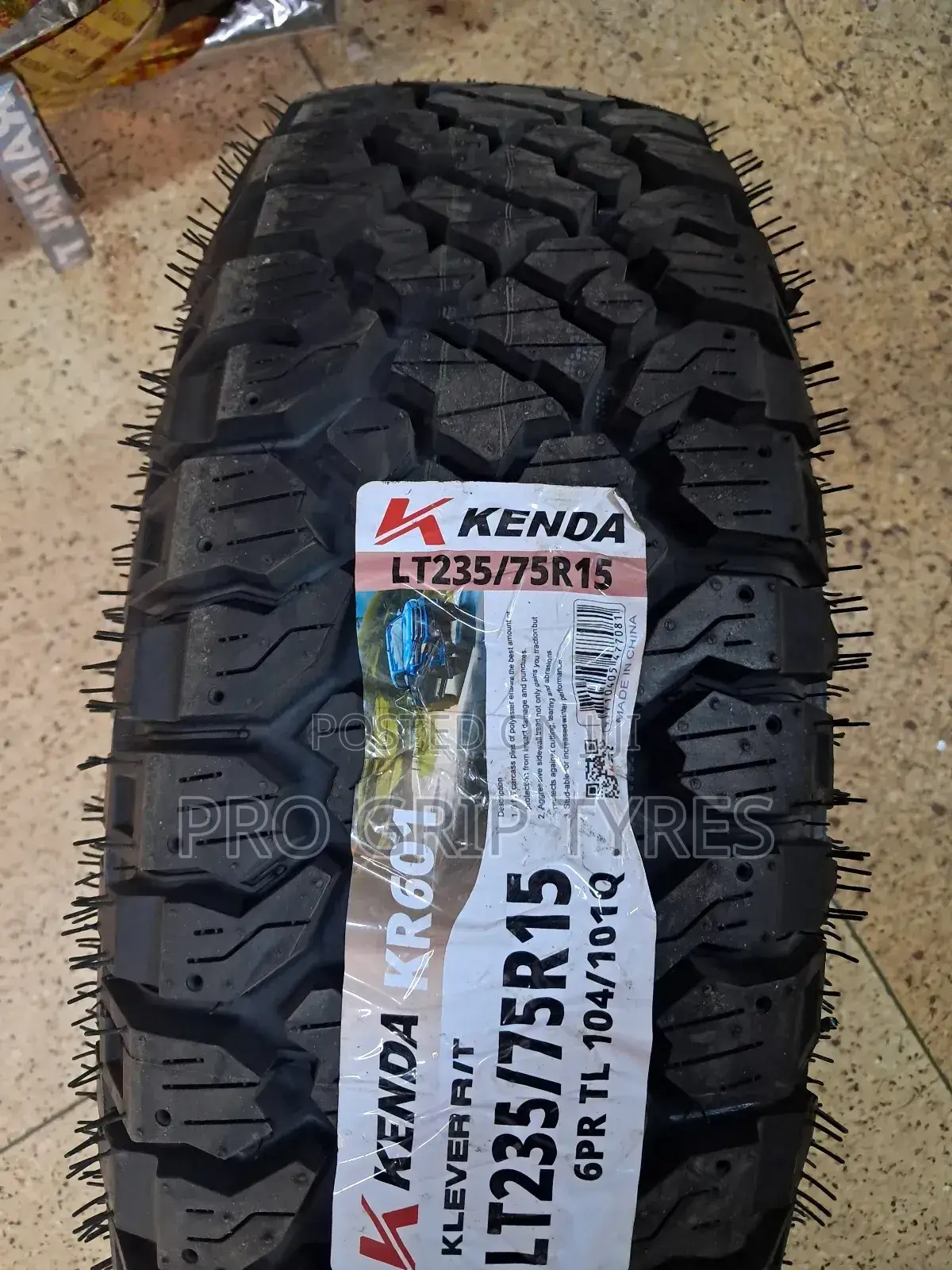 Kenda Mt 235/75/15