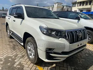 Toyota Land Cruiser Prado 2018 White