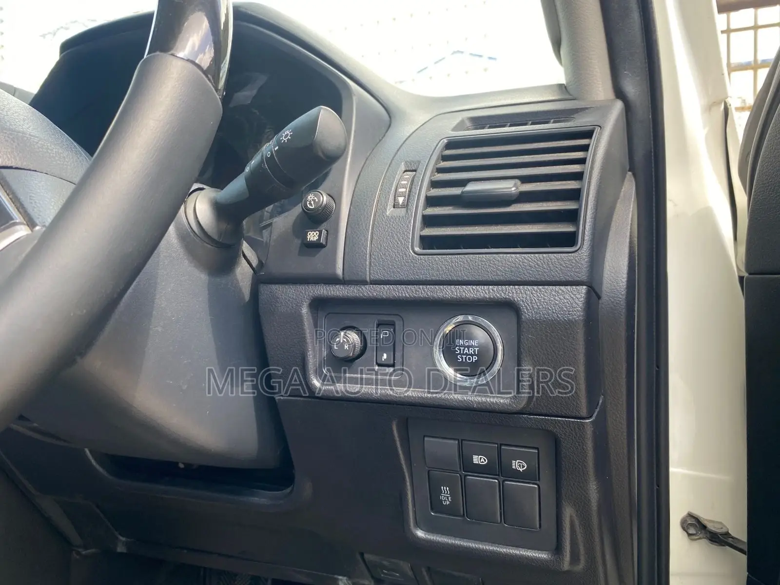 Toyota Land Cruiser Prado 2018 White