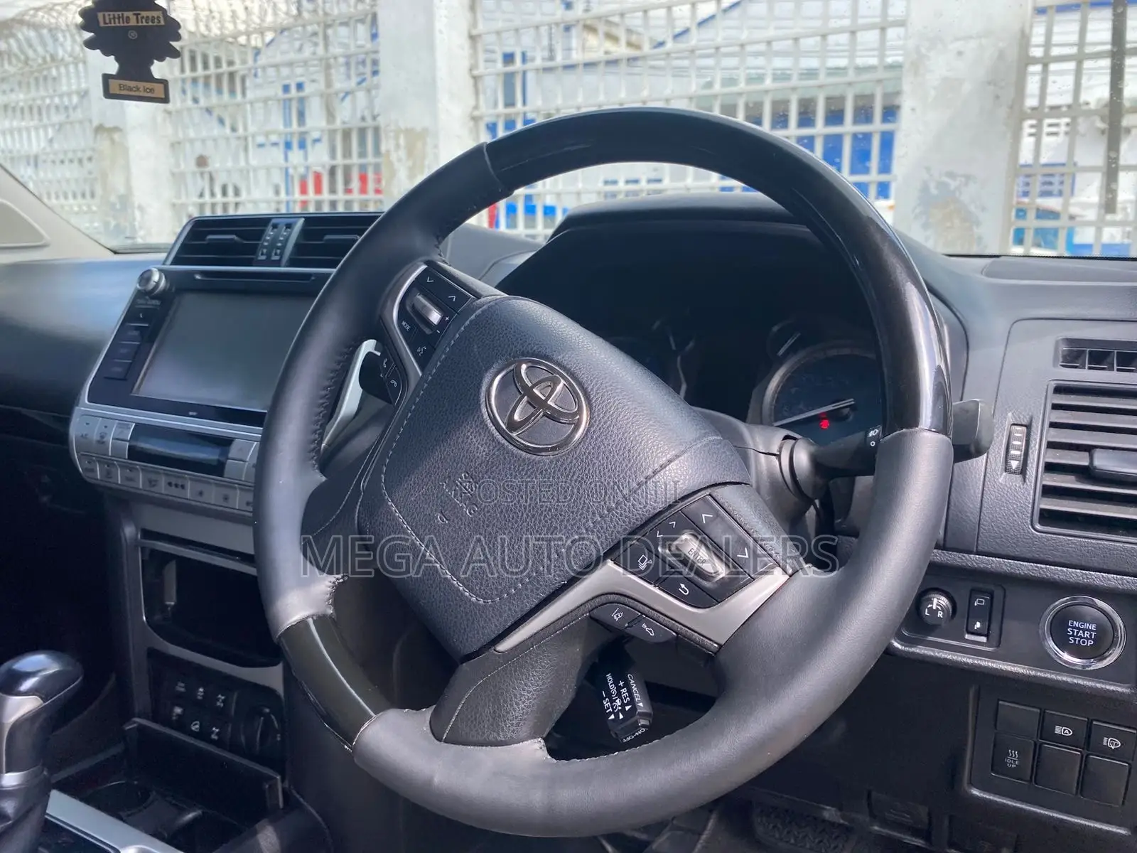 Toyota Land Cruiser Prado 2018 White
