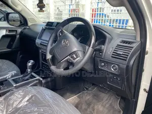 Toyota Land Cruiser Prado 2018 White