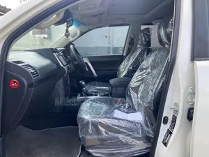 Toyota Land Cruiser Prado 2018 White