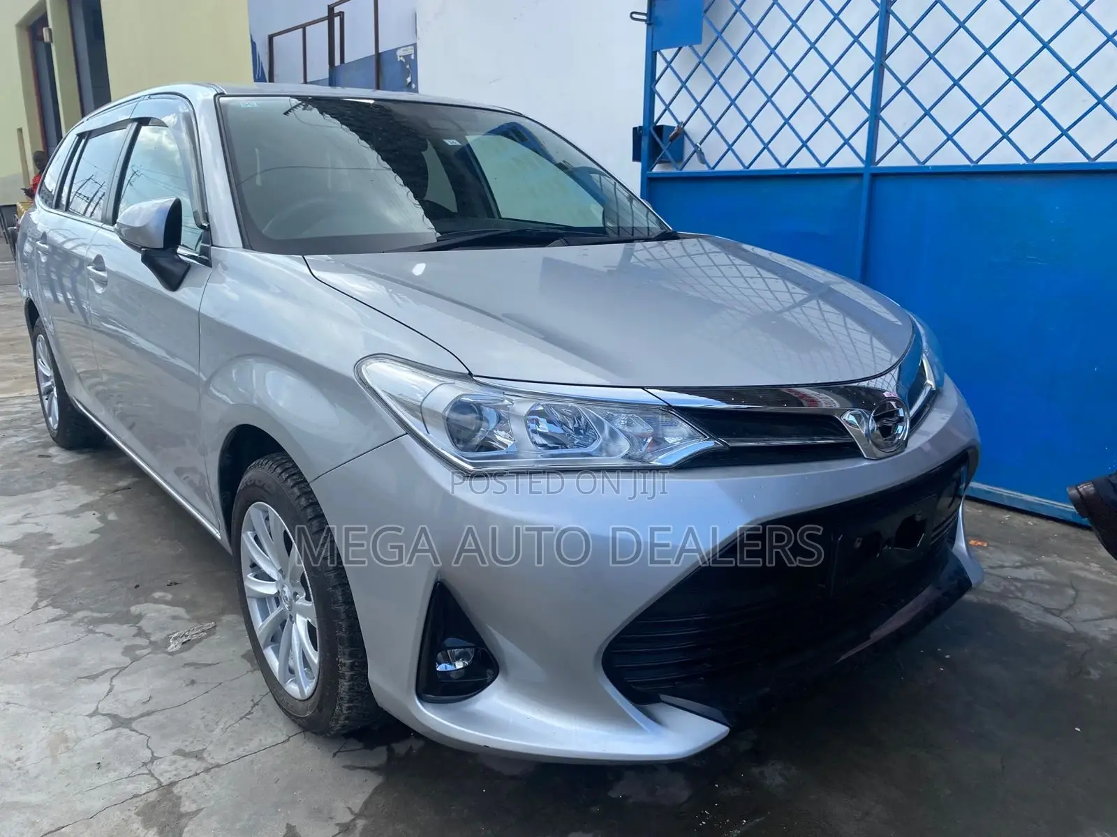 Toyota Corolla Fielder 2018 Silver
