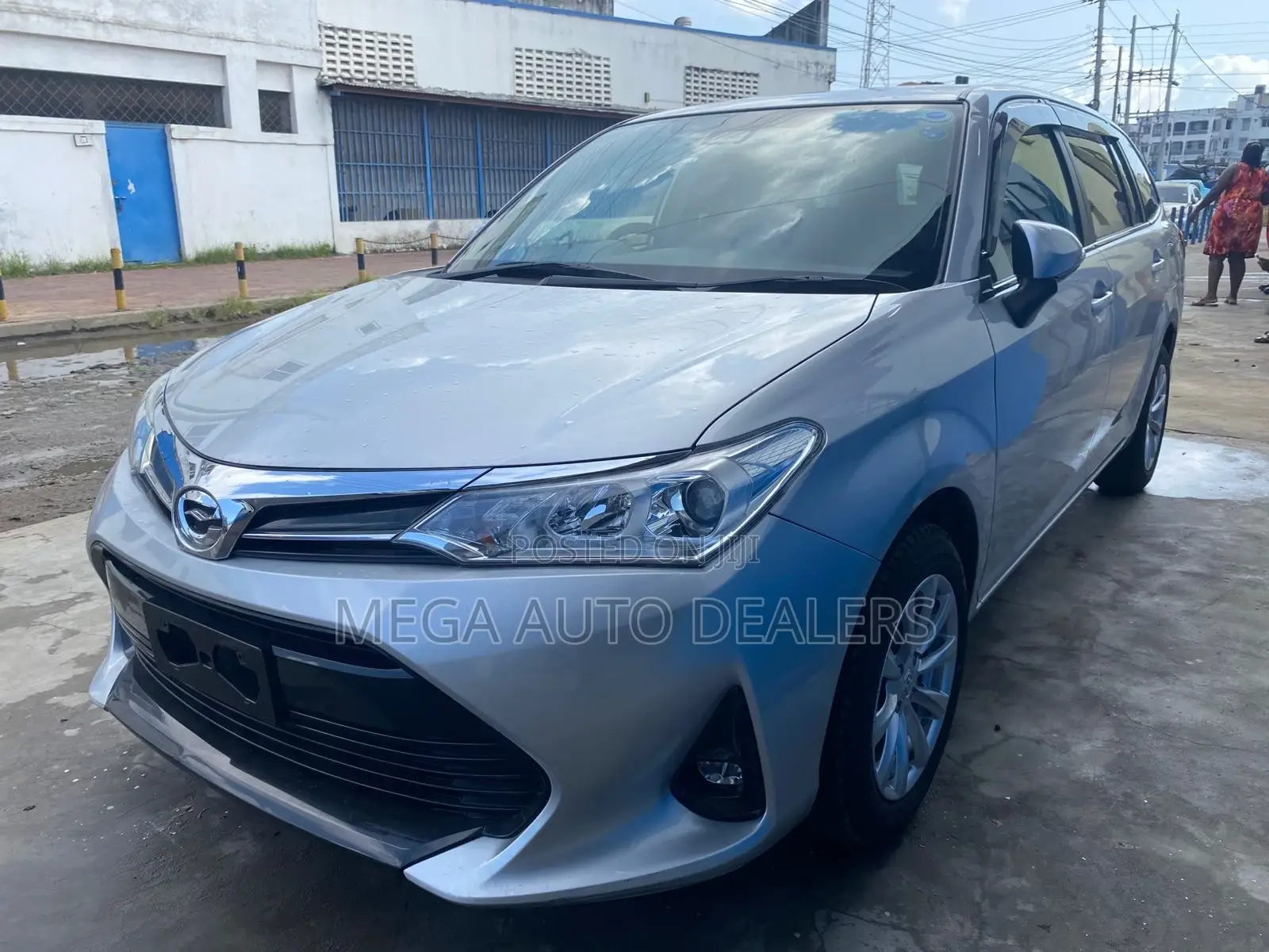 Toyota Corolla Fielder 2018 Silver