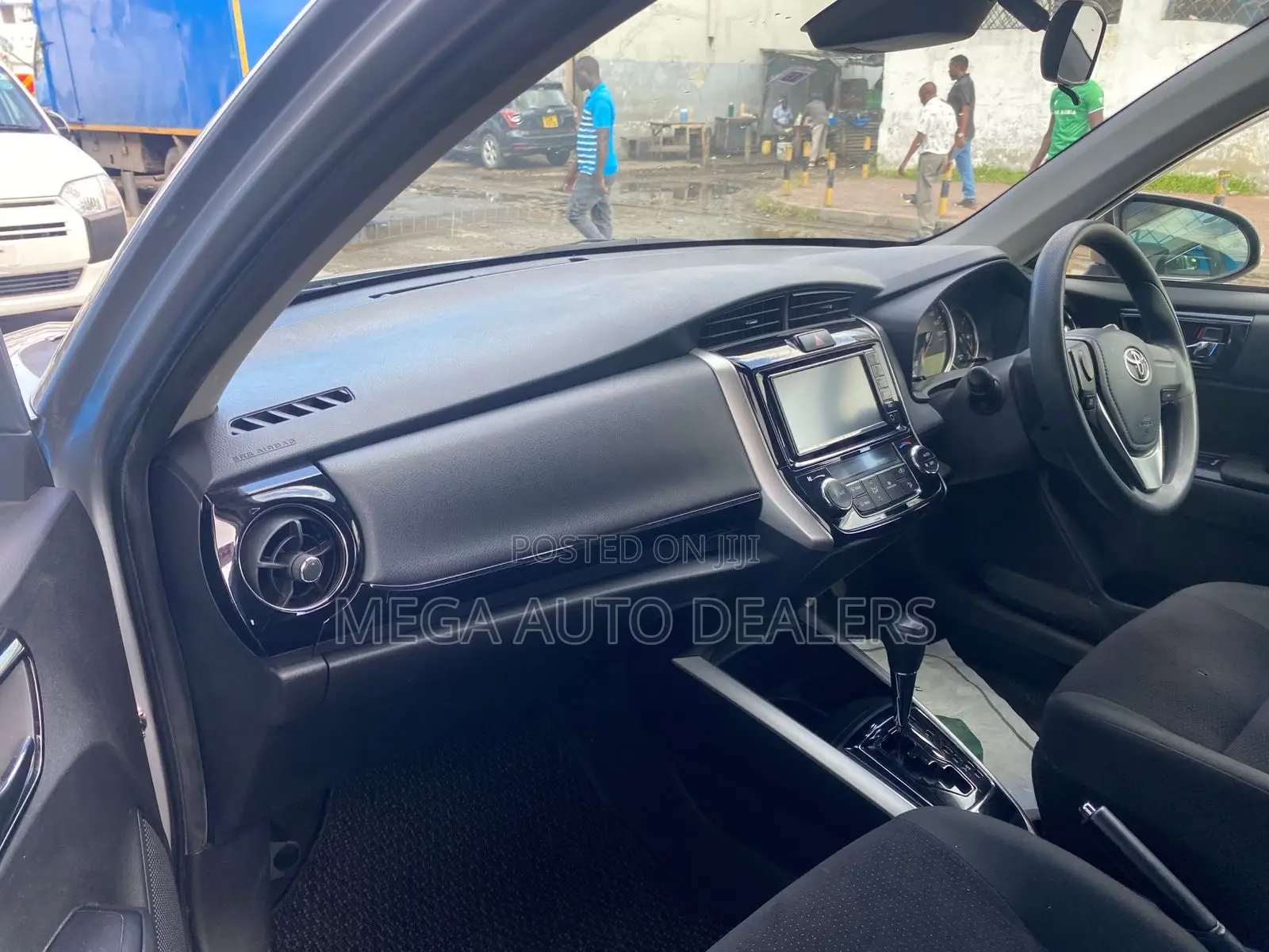 Toyota Corolla Fielder 2018 Silver