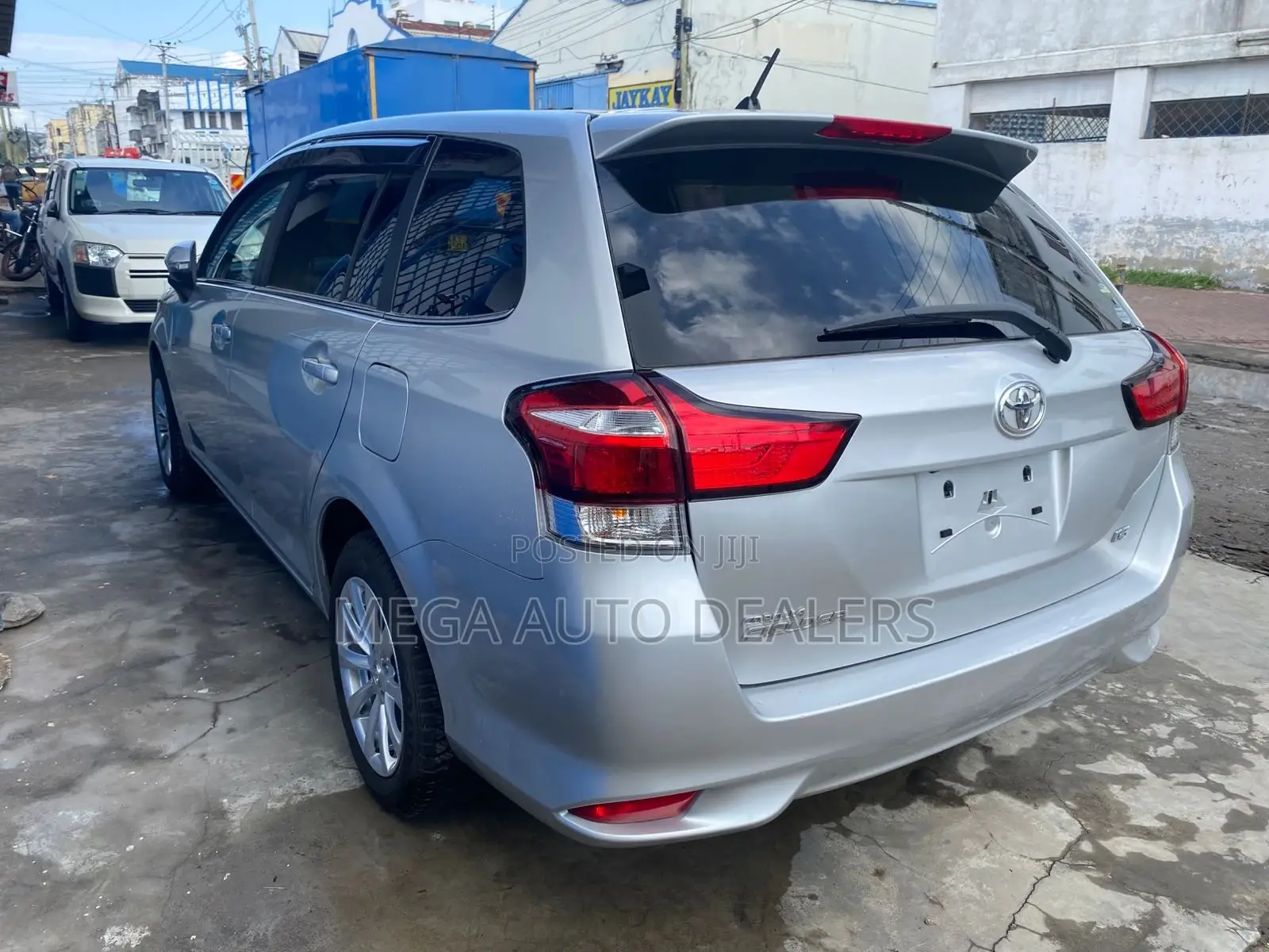 Toyota Corolla Fielder 2018 Silver