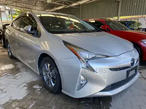 Toyota Prius 2018 Silver