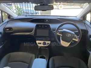 Toyota Prius 2018 Silver