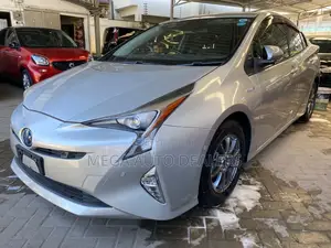 Toyota Prius 2018 Silver
