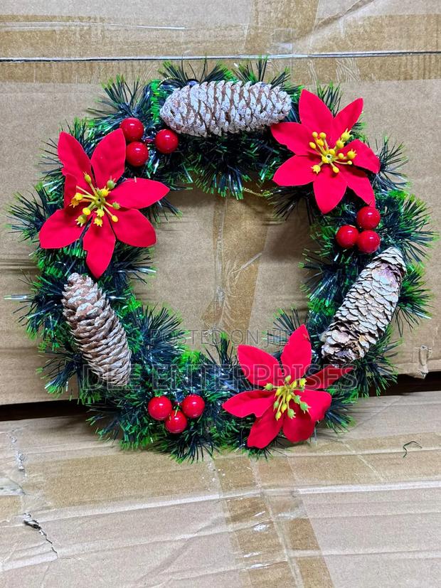 25cm Christmas Wreath for Front Door - main view