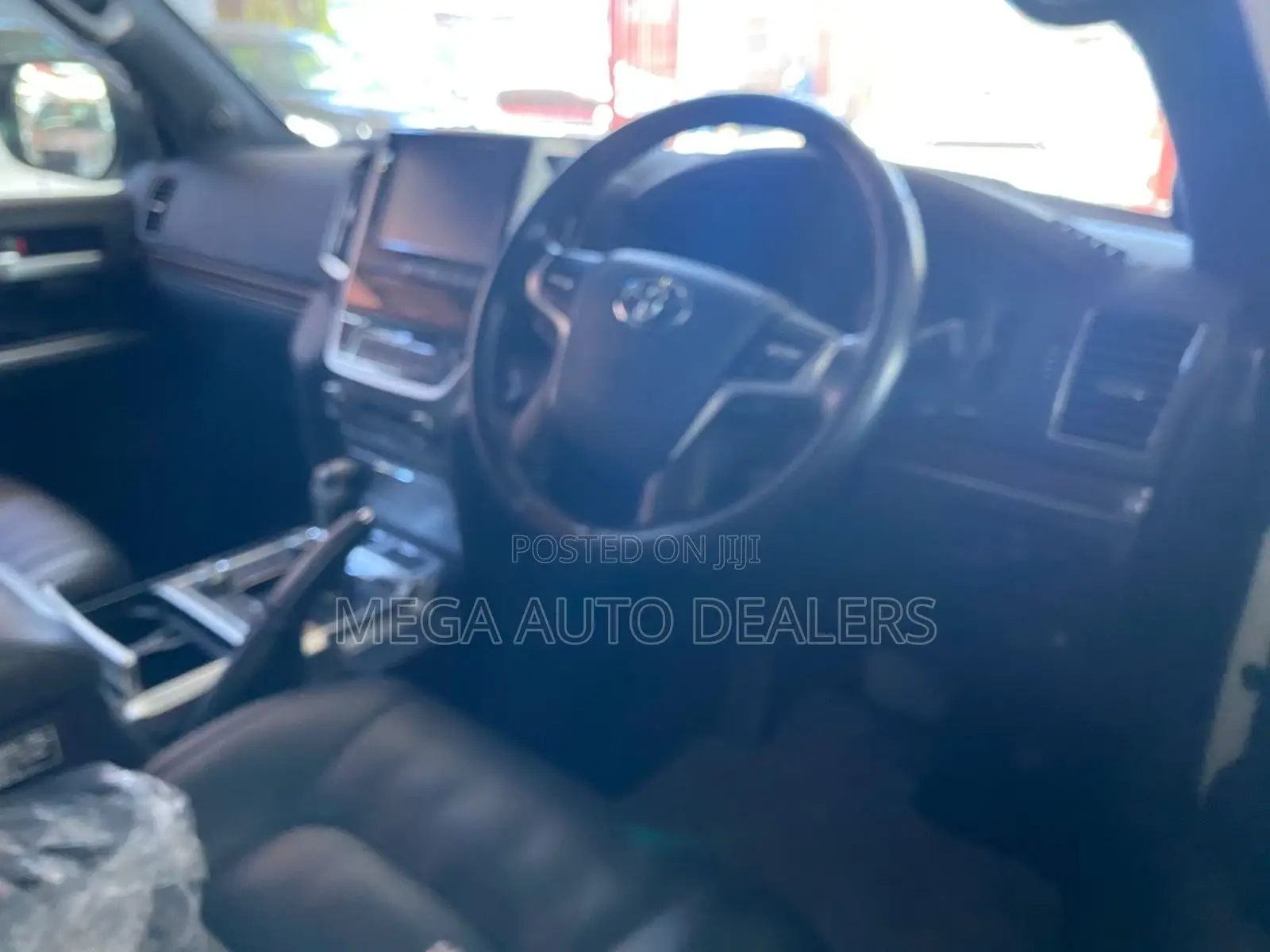 Toyota Land Cruiser 4.6 V8 ZX 2018 White
