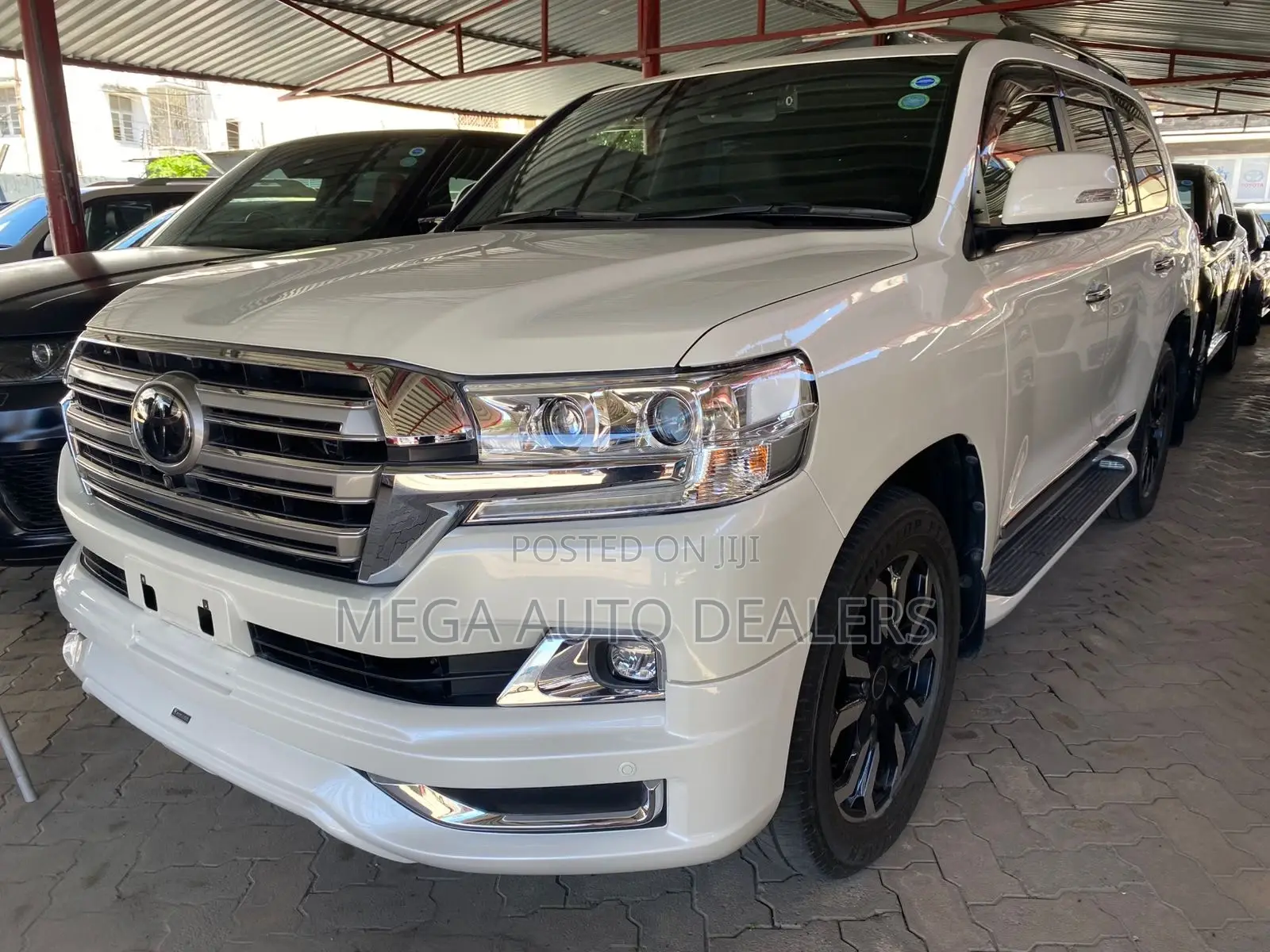Toyota Land Cruiser 4.6 V8 ZX 2018 White