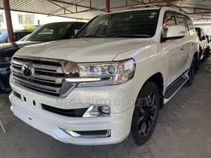 Toyota Land Cruiser 4.6 V8 ZX 2018 White