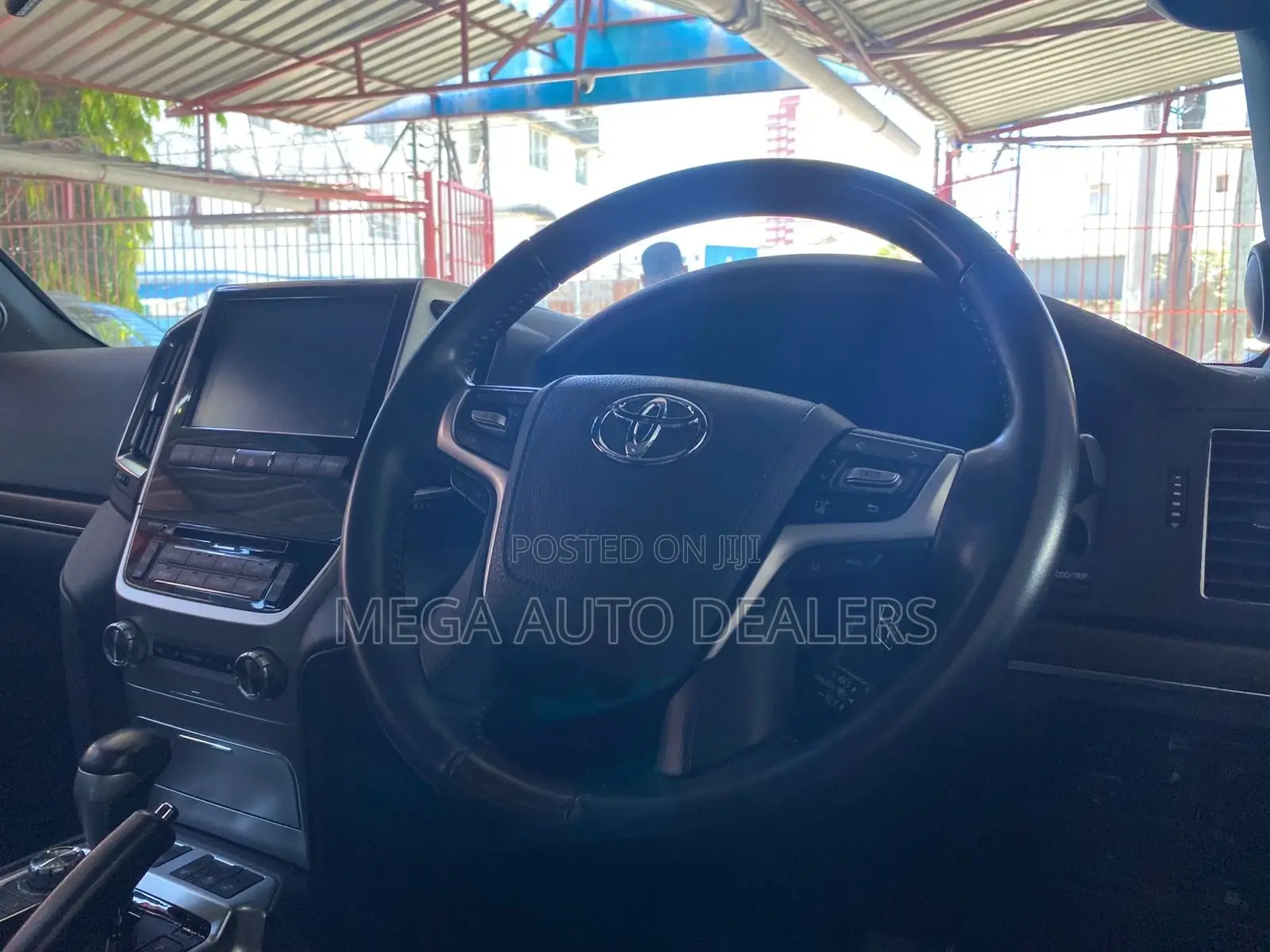 Toyota Land Cruiser 4.6 V8 ZX 2018 White