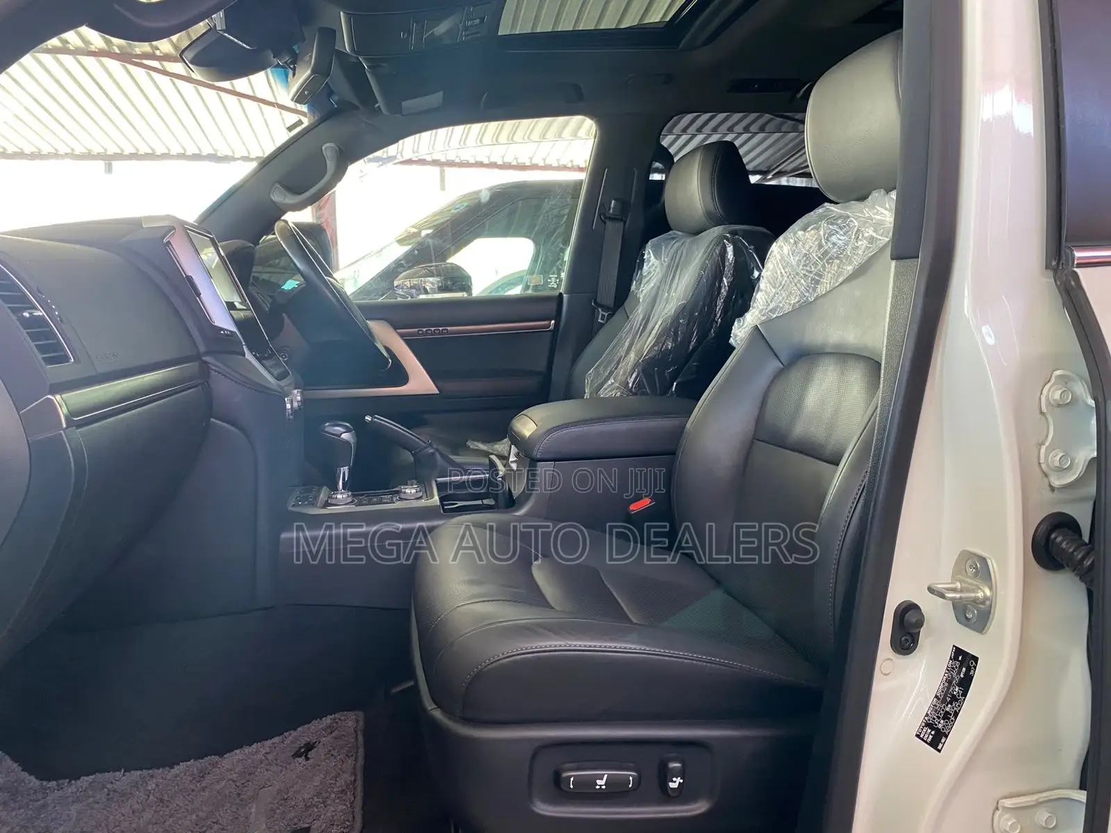 Toyota Land Cruiser 4.6 V8 ZX 2018 White