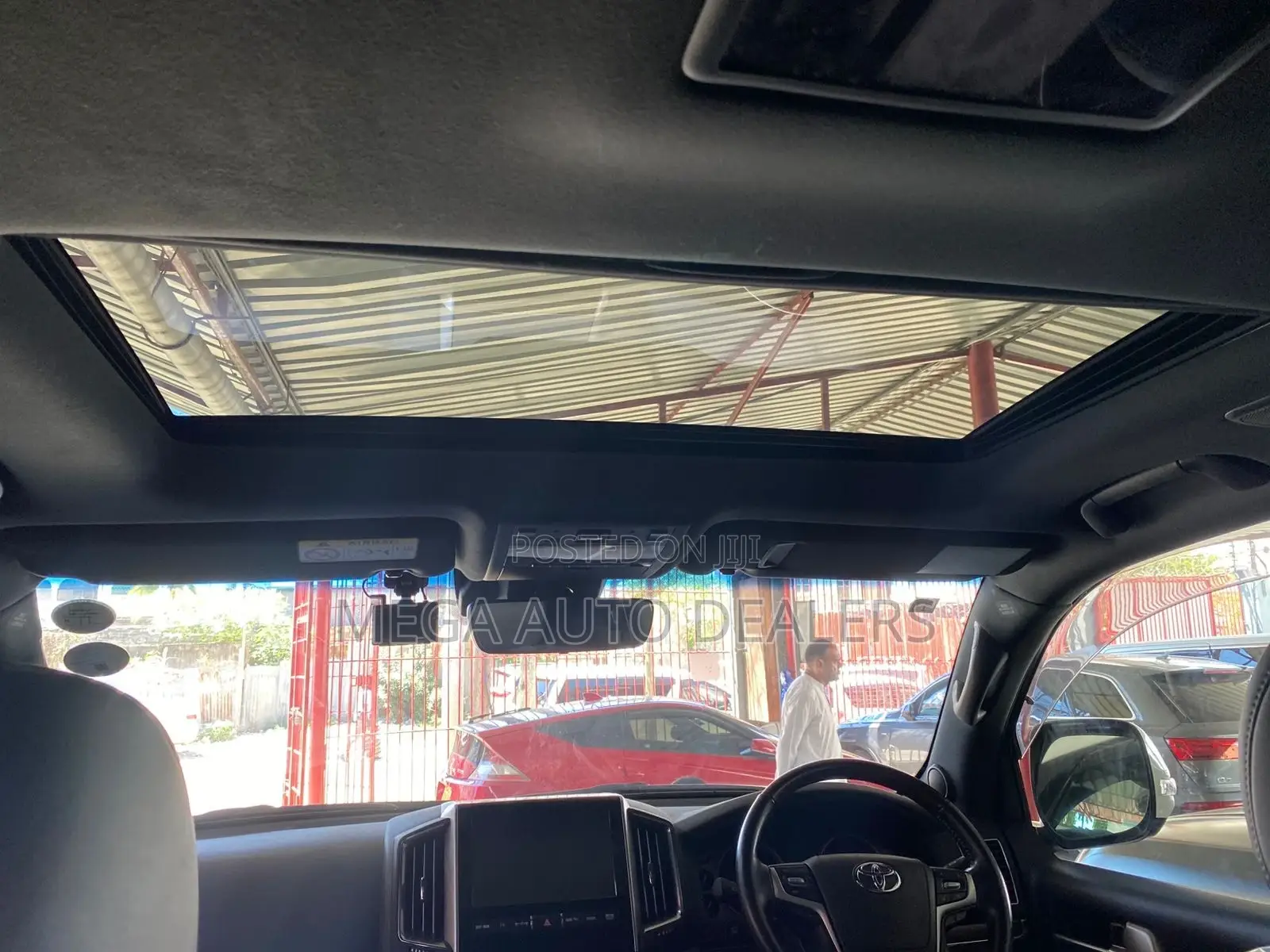 Toyota Land Cruiser 4.6 V8 ZX 2018 White