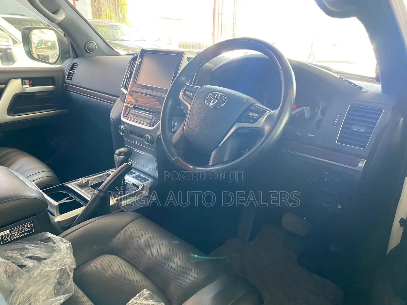 Toyota Land Cruiser 4.6 V8 ZX 2018 White