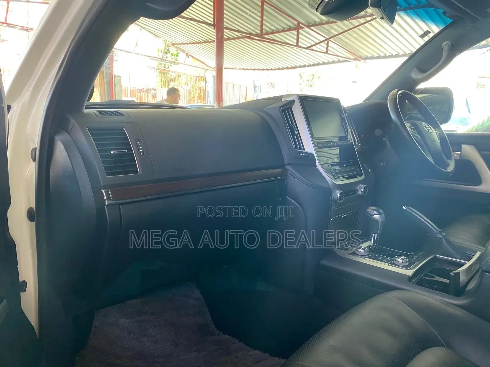 Toyota Land Cruiser 4.6 V8 ZX 2018 White