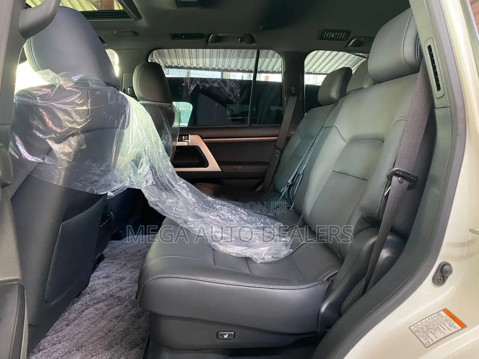 Toyota Land Cruiser 4.6 V8 ZX 2018 White