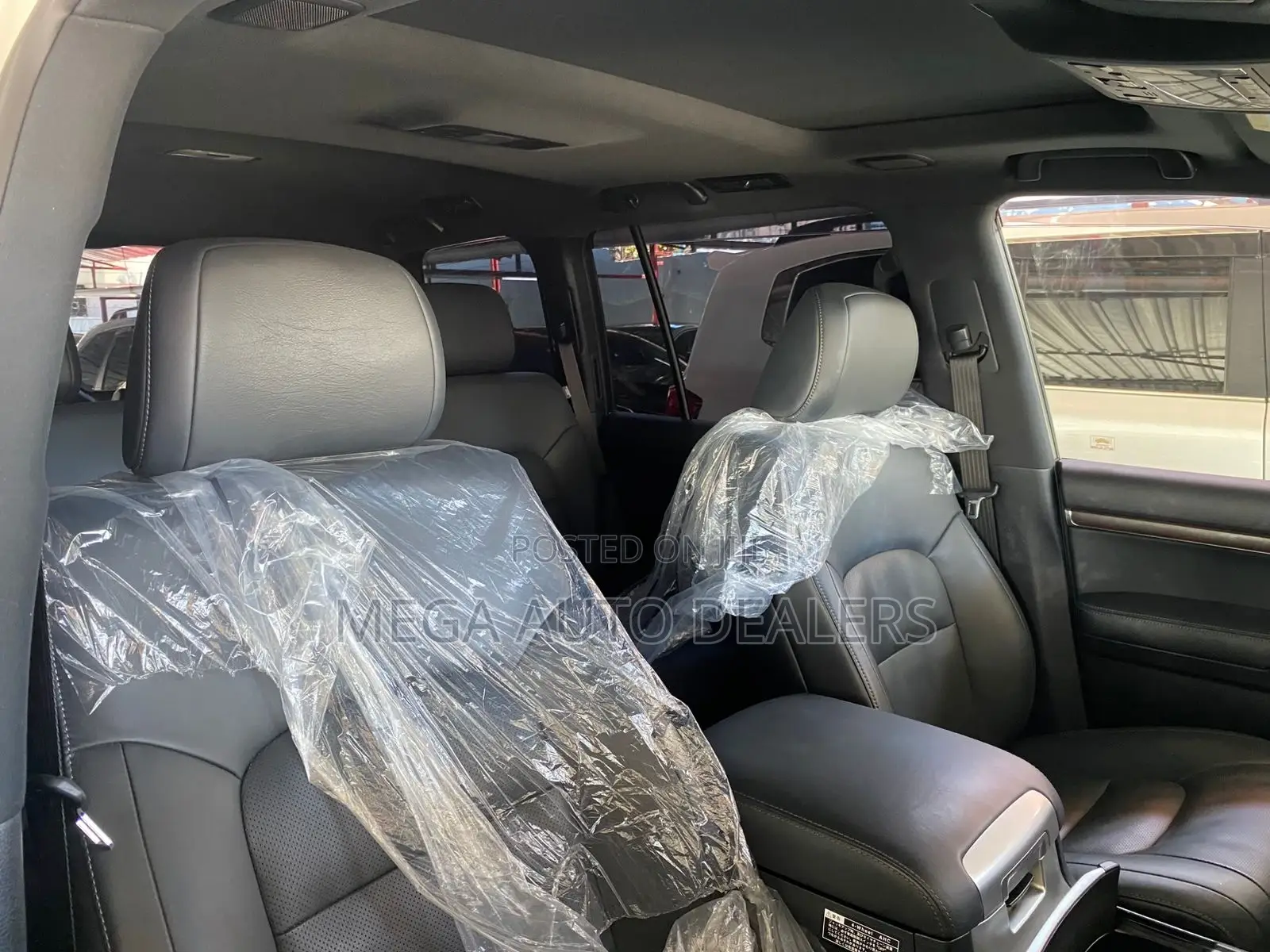 Toyota Land Cruiser 4.6 V8 ZX 2018 White