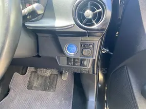 Toyota Corolla Fielder 2018 Black