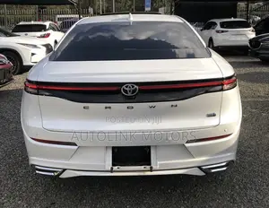 Toyota Crown XLE AWD 2024 White