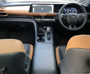 Toyota Crown XLE AWD 2024 White