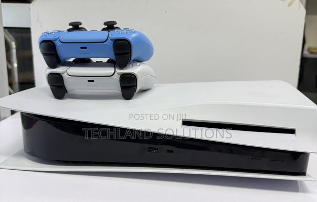 Fully Ready Sony Playstation 5 Standard Console With 2 Pads - thumbnail 3