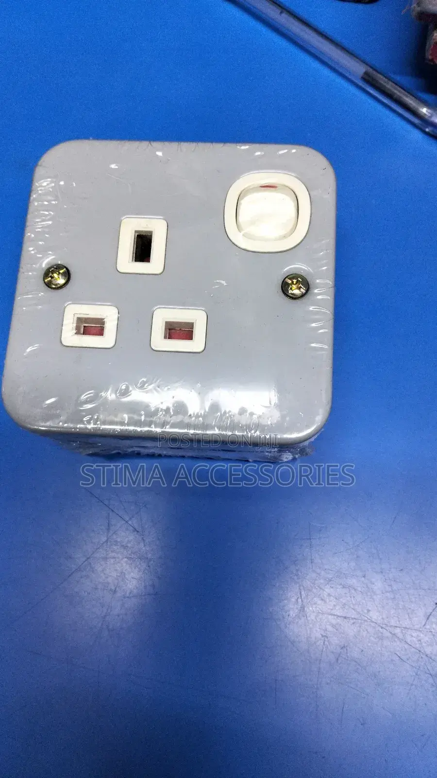 Metallic Single Socket