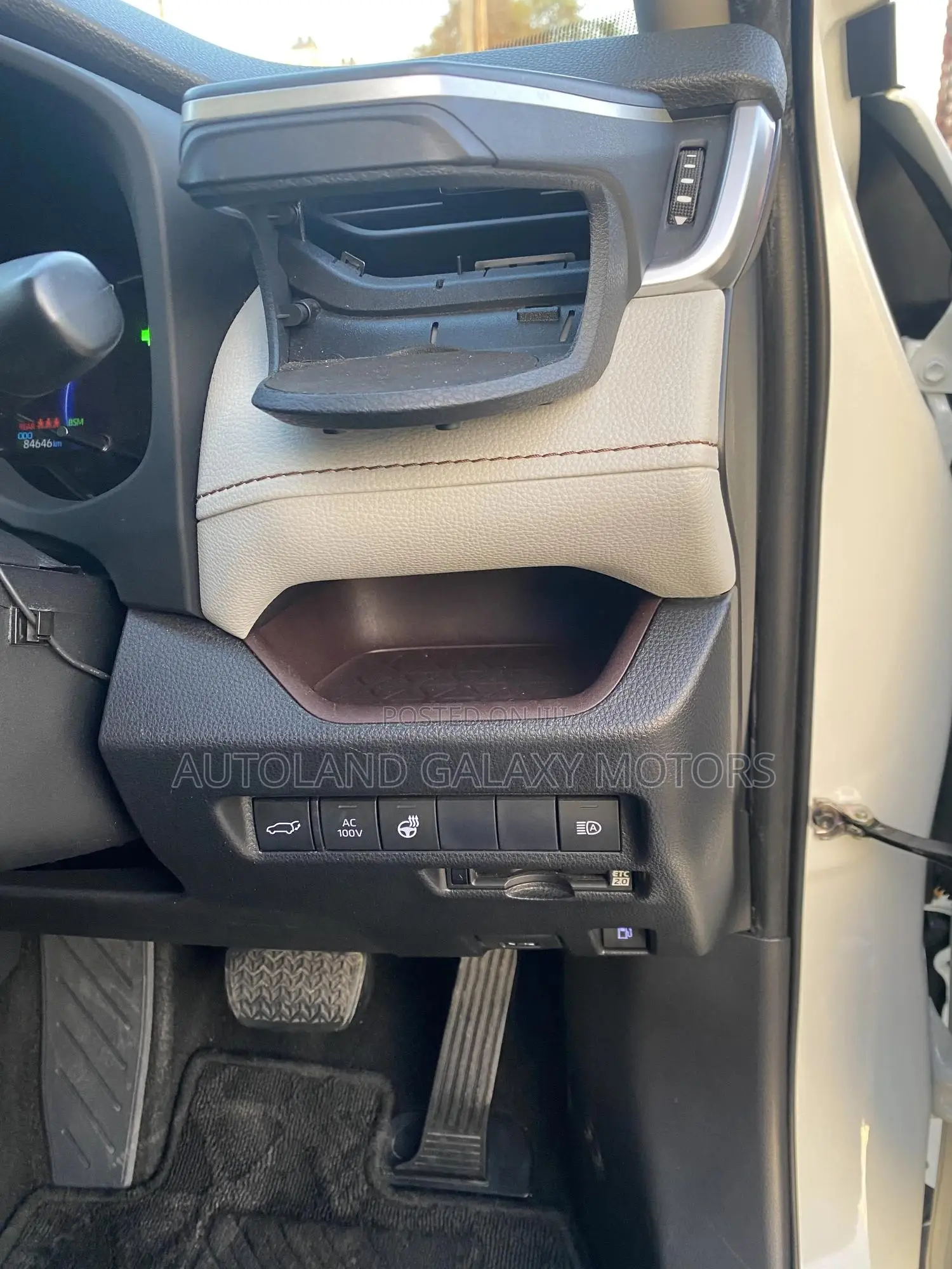 Toyota RAV4 Hybrid 2019 White