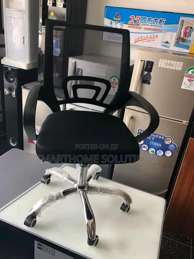 Sturby Assembled Executive Office Chair - main view