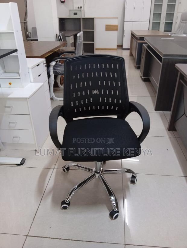 Sturdy Mesh Swivel Chair - main view
